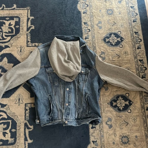 Vintage Levi’s jacket - Picture 1 of 3